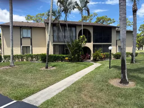 414 Pine Glen Ln #B-1, Greenacres, FL 33463