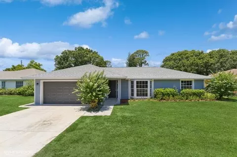 2205 Jo Haywood Dr, Fort Pierce, FL 34946