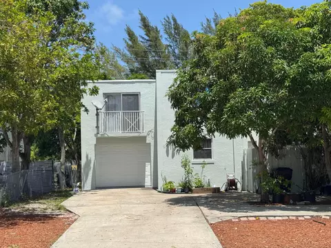 910 N F St, Lake Worth Beach, FL 33460