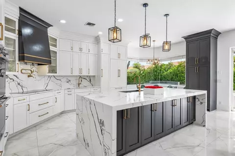 9755 Parkview Ave, Boca Raton, FL 33428