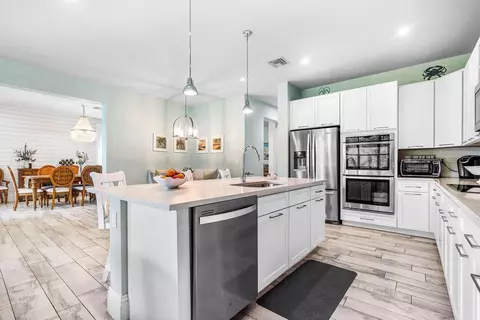 7611 Moonrise Dr, Lake Worth, FL 33467