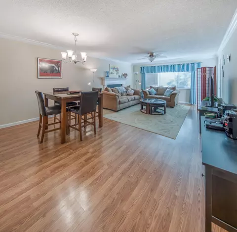 1516 S Lakeside Dr #205, Lake Worth Beach, FL 33460