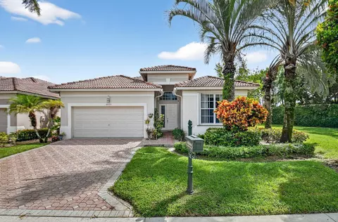 8820 Barrymore Ln, Boynton Beach, FL 33472