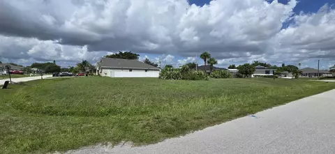 801 SW Amethist Ter, Port St Lucie, FL 34953