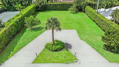 254 N Woods Rd, Palm Beach, FL 33480