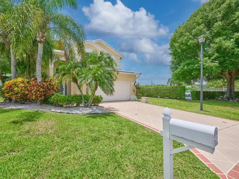 10889 Fillmore Dr, Boynton Beach, FL 33437