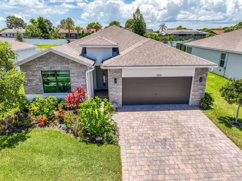 1850 NE Ocean Dunes Dr, Jensen Beach, FL 34957