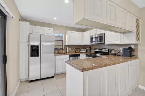 7521 Courtyard Run E, Boca Raton, FL 33433