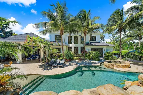 8082 SE Hidden Bridge Ct, Jupiter, FL 33458