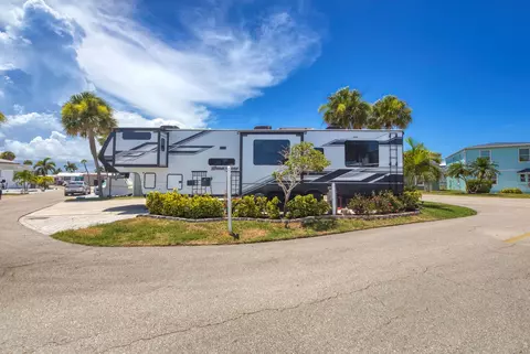 2073 Nettles Blvd, Jensen Beach, FL 34957