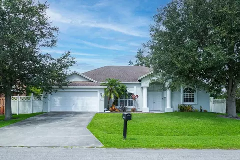 2062 SW Scorpio Ln, Port Saint Lucie, FL 34984