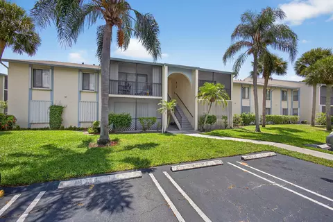 1104 Green Pine Blvd #D2, West Palm Beach, FL 33409