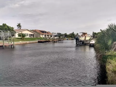 1727 SE 16th St, Cape Coral, FL 33990