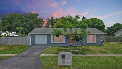 372 NE Ardsley Dr, Port Saint Lucie, FL 34983