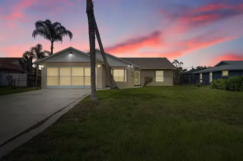 2556 SW Cameo Blvd, Port Saint Lucie, FL 34953