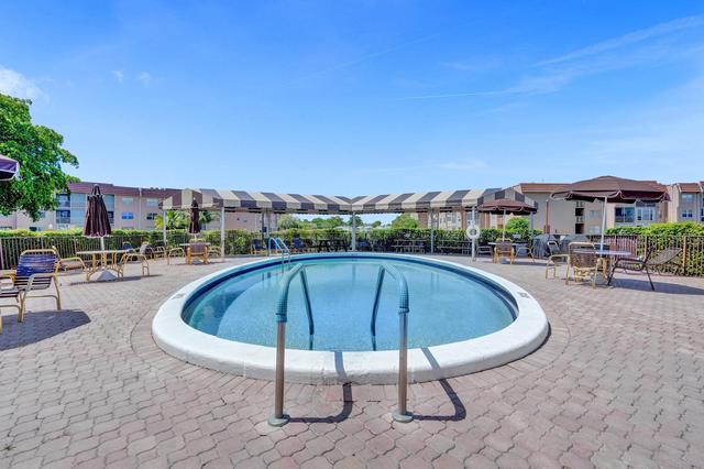 9700 Sunrise Lakes Blvd #305, Sunrise, FL 33322