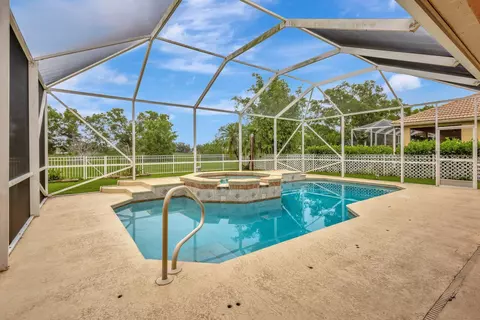 303 NW Cheshire Ln, Port Saint Lucie, FL 34983
