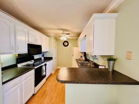 32 Lake Vista Trl #101, Port Saint Lucie, FL 34952