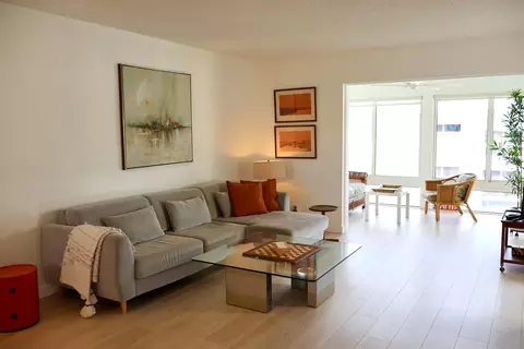 17 Colonial Clb #305, Boynton Beach, FL 33435