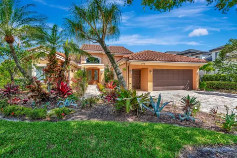 Exterior - 102 Victory Dr, Jupiter, FL 33477 photo 1 of 3