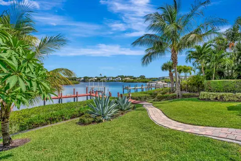 Exterior - 102 Victory Dr, Jupiter, FL 33477 photo 2 of 3
