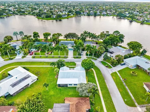 12754 Westport Cir, Wellington, FL 33414
