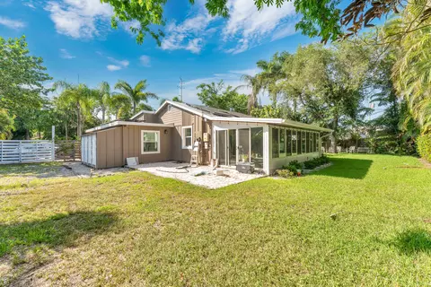 1862 Center, Jupiter, FL 33458
