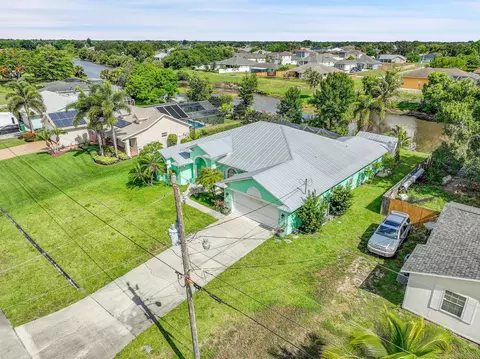 385 SW North Quick Cir, Port Saint Lucie, FL 34953