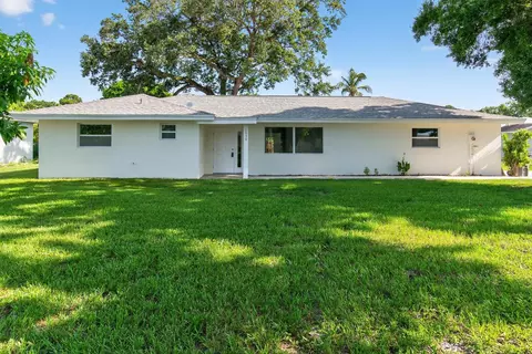 6830 2nd St, Jupiter, FL 33458