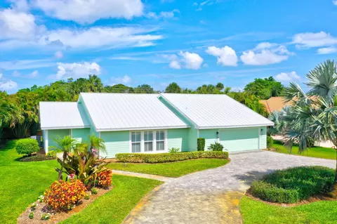 3824 SE Fairway E, Stuart, FL 34997