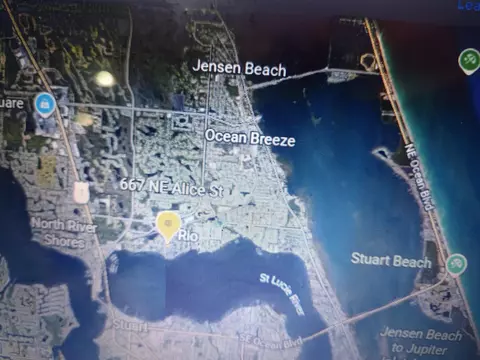 667 NE Alice St, Jensen Beach, FL 34957