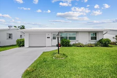907 SW 5th Ct, Boynton Beach, FL 33426