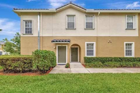 1600 SE Sheffield #101, Stuart, FL 34994