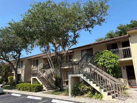 6585 Somerset Dr #201, Boca Raton, FL 33433