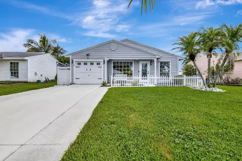 9123 Carma Dr, Boynton Beach, FL 33472