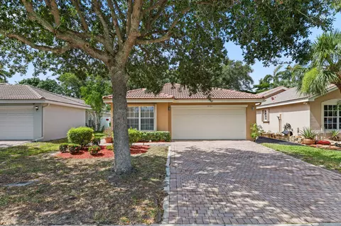 5090 Northern Lights Dr, Greenacres, FL 33463