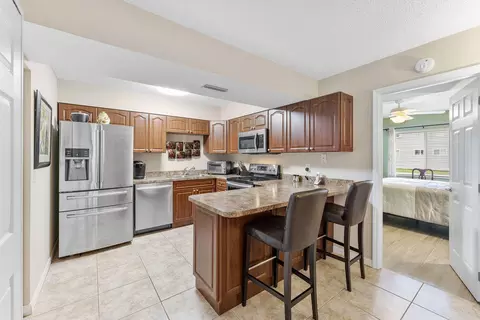 112 SE Village Dr #112, Port Saint Lucie, FL 34952