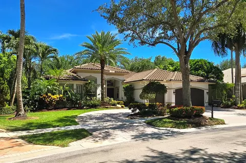 19504 Saturnia Lakes Dr, Boca Raton, FL 33498