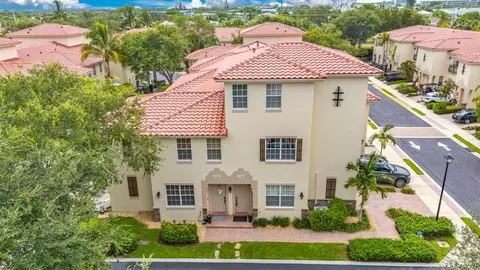 115 S Longport Cir #A2, Delray Beach, FL 33444