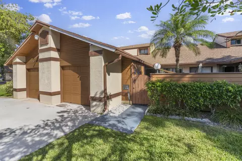 3720 Timberline Dr, West Palm Beach, FL 33406