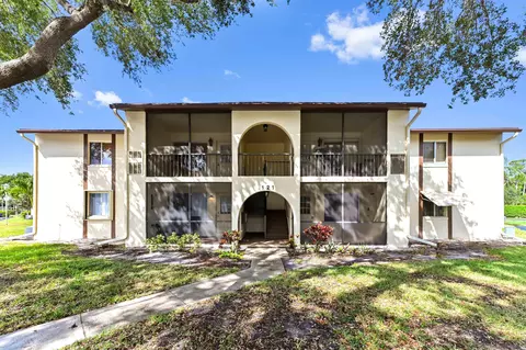 121 Lake Pne #A1, Greenacres, FL 33463