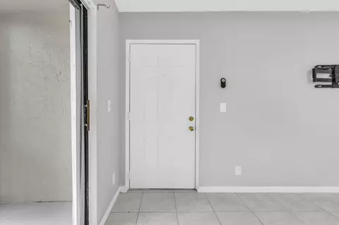 9810 Pineapple Tree Dr #107, Boynton Beach, FL 33436
