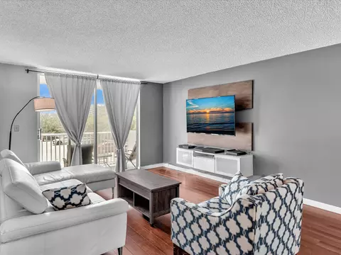 137 Golden Isles Dr #312, Hallandale Beach, FL 33009