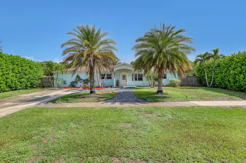 7131 Oakmont Dr, Lake Worth, FL 33467