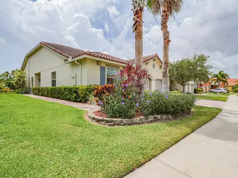 6325 Oxford Cir #101, Vero Beach, FL 32966
