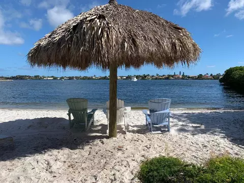700 Scotia Dr #303, Hypoluxo, FL 33462