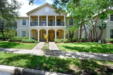 8071 Murano Cir, Palm Beach Gardens, FL 33418