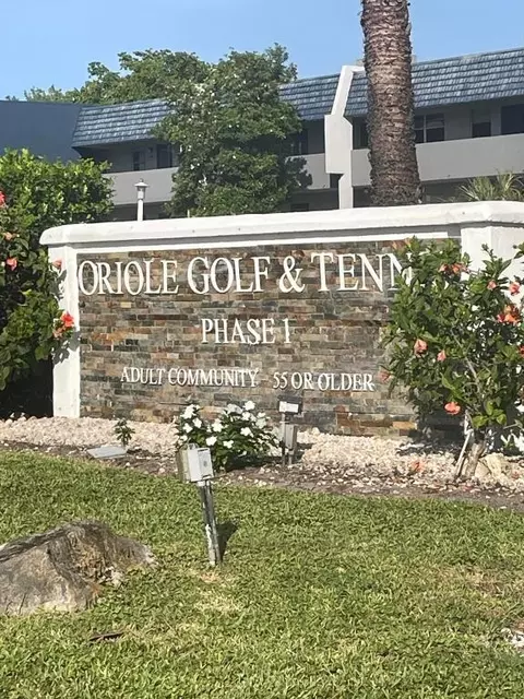 7827 Golf Cir #202, Margate, FL 33063