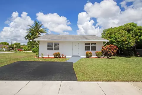 7609 NW 70 Ave, Tamarac, FL 33321