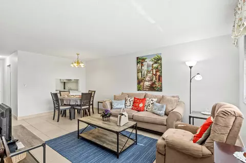 2855 S Garden Dr #106, Lake Worth, FL 33461